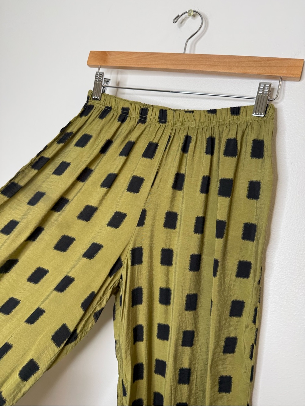Cut Loose Cropped Pants with Darks Barrel Balloon Leg Geometrical Print green xs - Picture 7 of 11